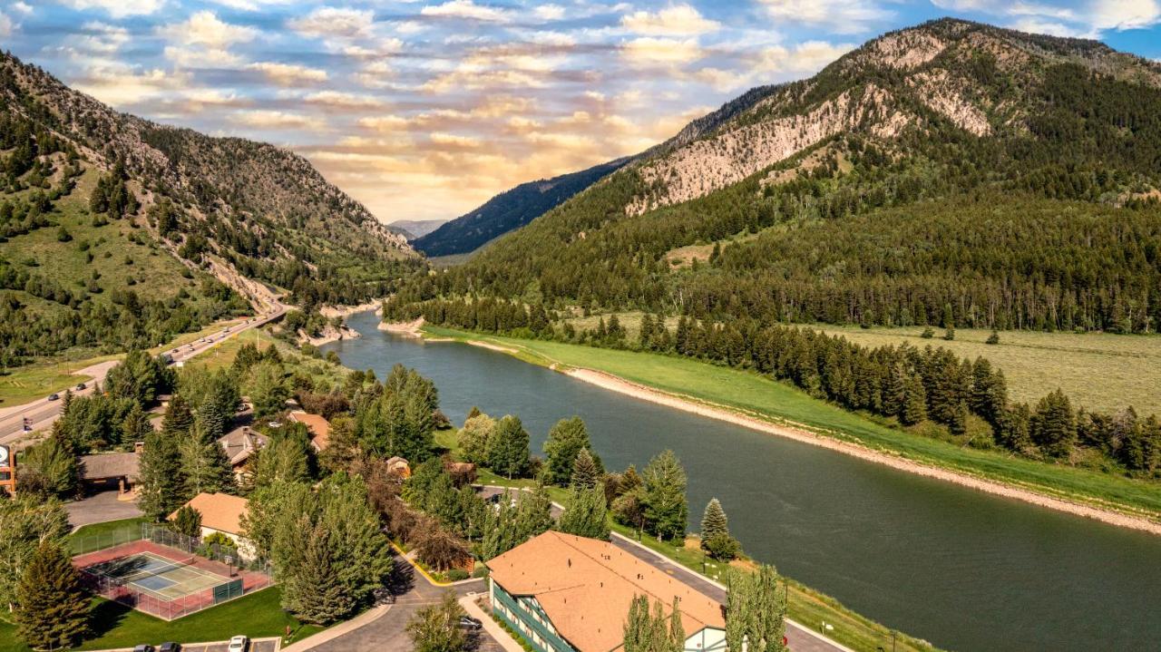 Flying Saddle Resort And Steak House Alpine Extérieur photo