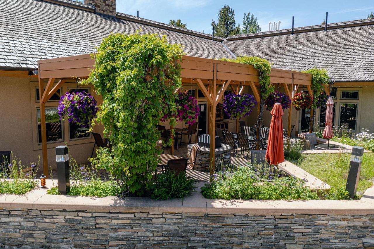 Flying Saddle Resort And Steak House Alpine Extérieur photo