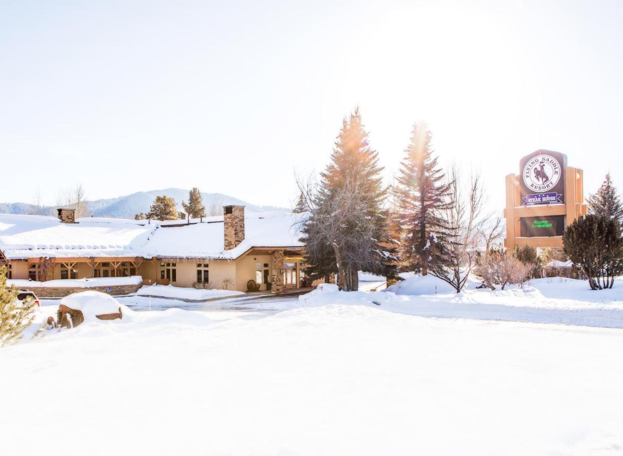 Flying Saddle Resort And Steak House Alpine Extérieur photo