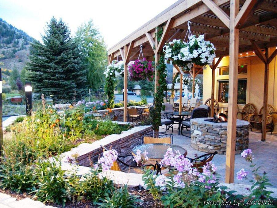 Flying Saddle Resort And Steak House Alpine Extérieur photo